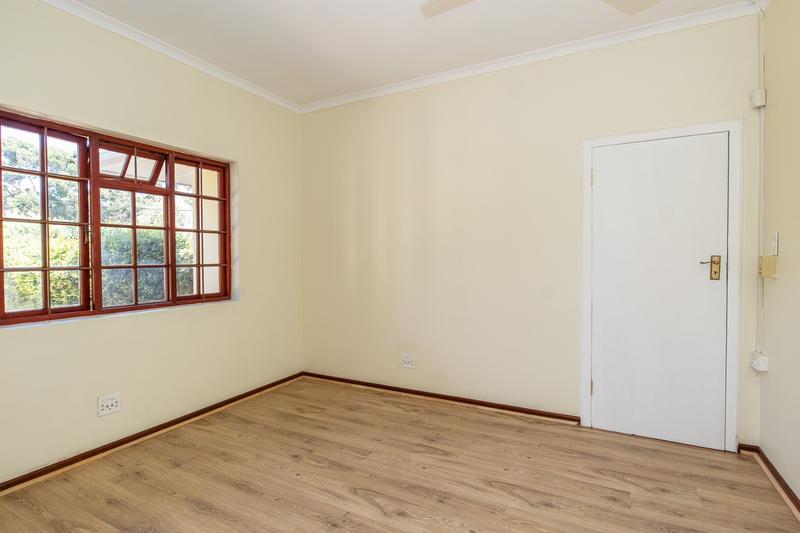 5 Bedroom Property for Sale in Bergvliet Western Cape